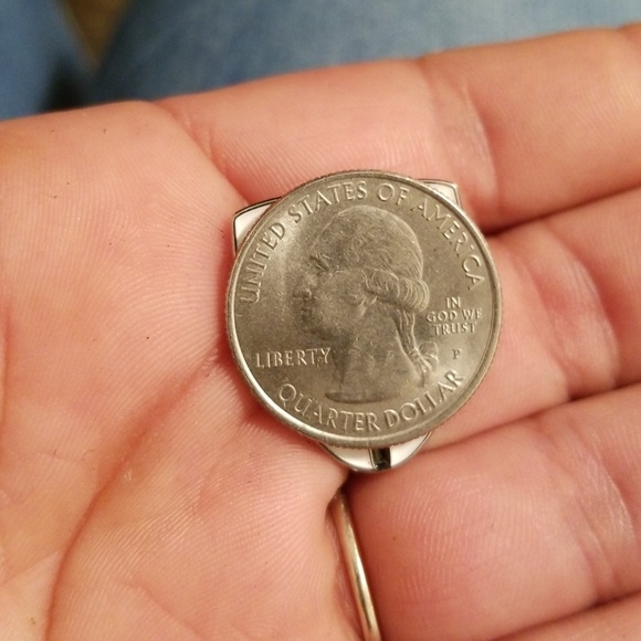 Vendetta Mask Pin - Picture 3 of 3